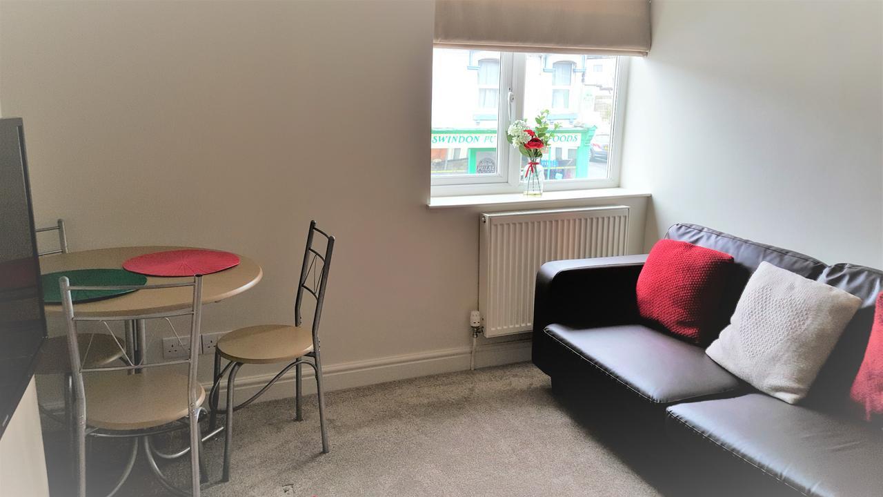 Swindon City Centre Duplex - Entercloud9Sa Екстер'єр фото